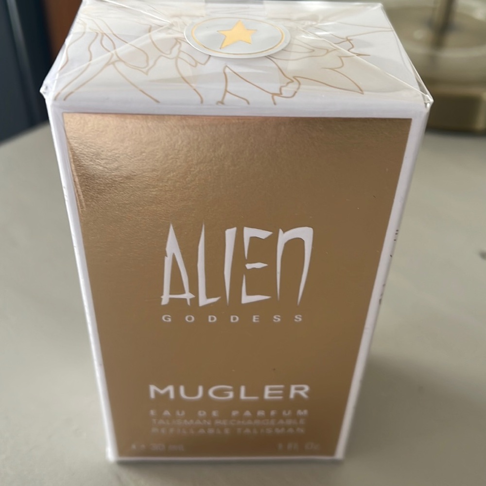 NEW IN BOX sealed 1oz Alien Goddess. From the website: